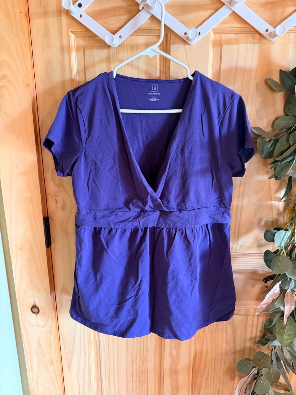 GAP L maternity nursing tee tank Purple V-Neck Short Sleeve Camisole